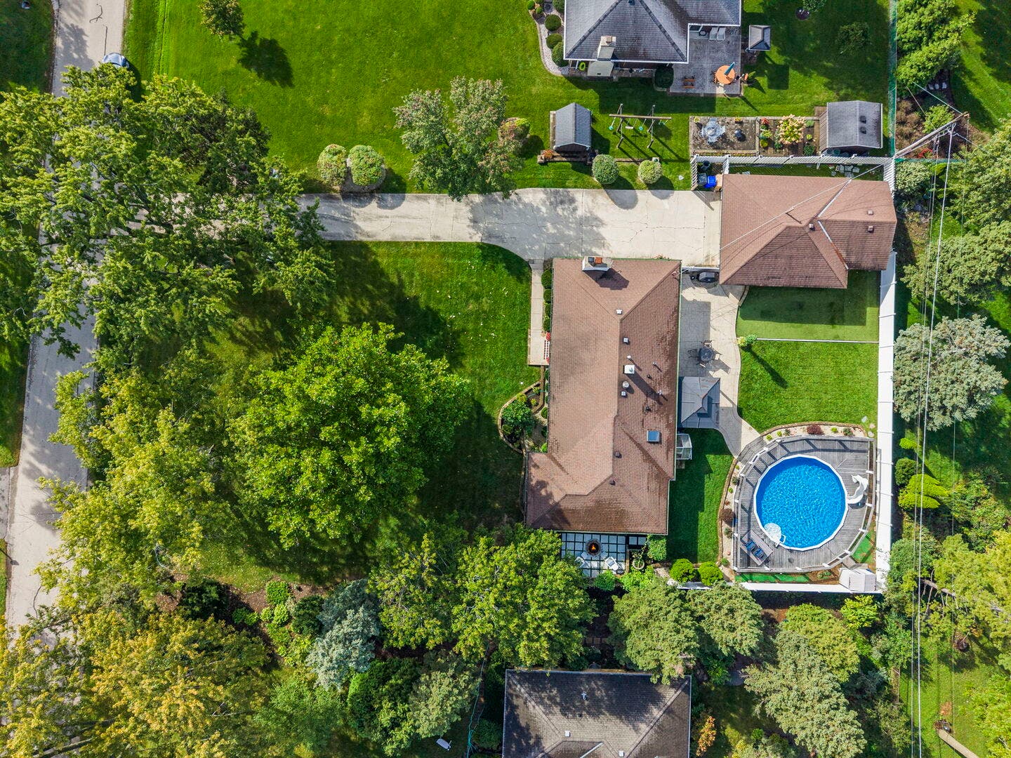 390 S Kenilworth Avenue, Glen Ellyn, IL 60137 390 S Kenilworth Avenue, Glen Ellyn, IL 60137