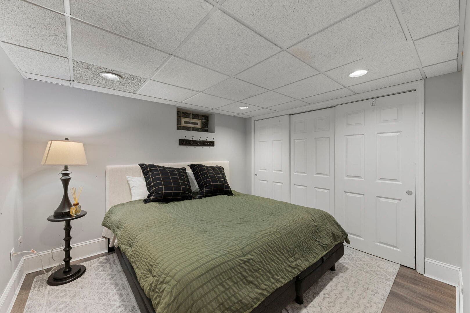 390 S Kenilworth Avenue, Glen Ellyn, IL 60137 390 S Kenilworth Avenue, Glen Ellyn, IL 60137