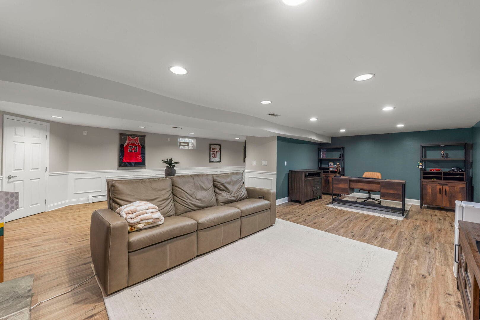 390 S Kenilworth Avenue, Glen Ellyn, IL 60137 390 S Kenilworth Avenue, Glen Ellyn, IL 60137