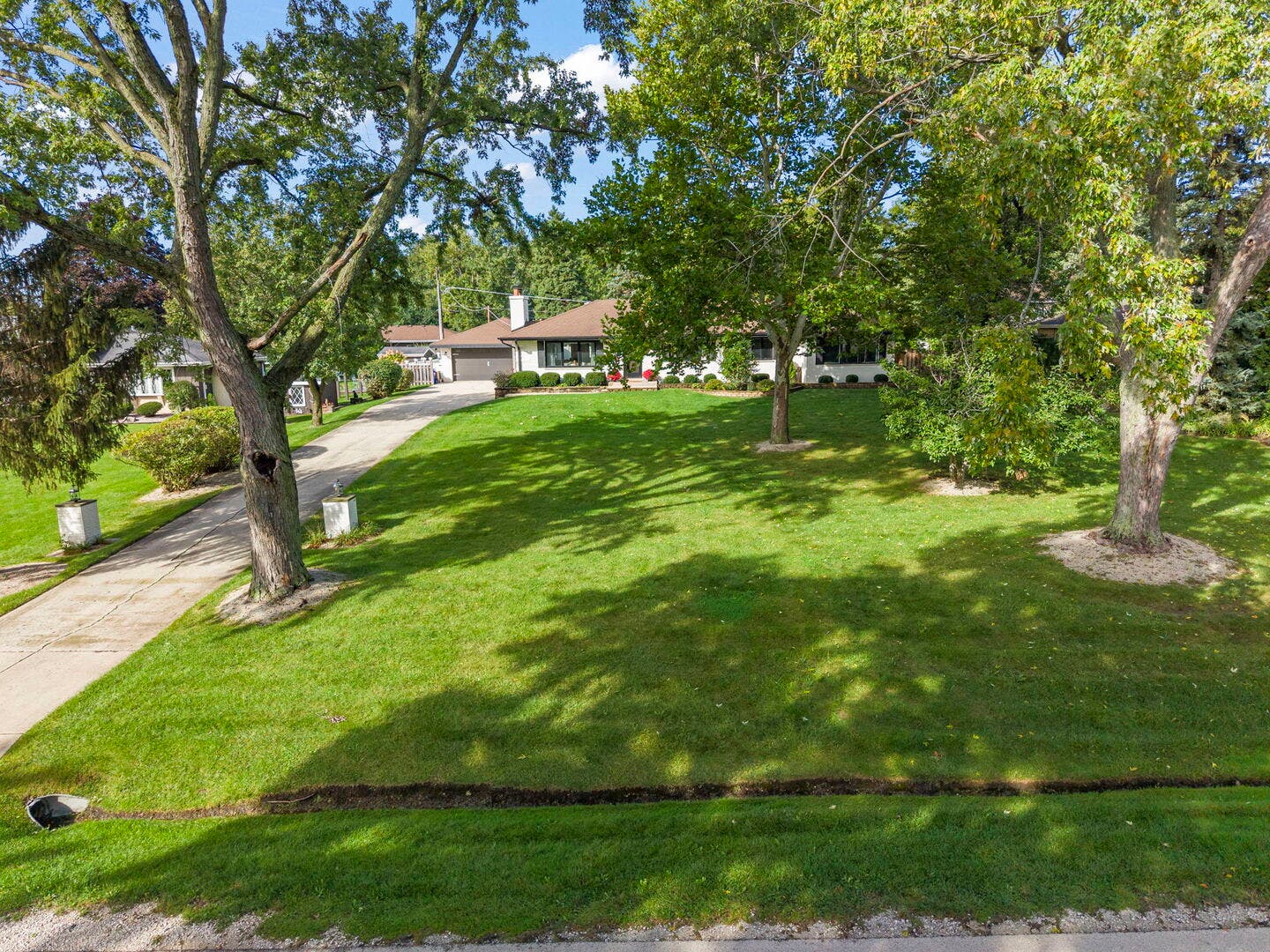 390 S Kenilworth Avenue, Glen Ellyn, IL 60137 390 S Kenilworth Avenue, Glen Ellyn, IL 60137