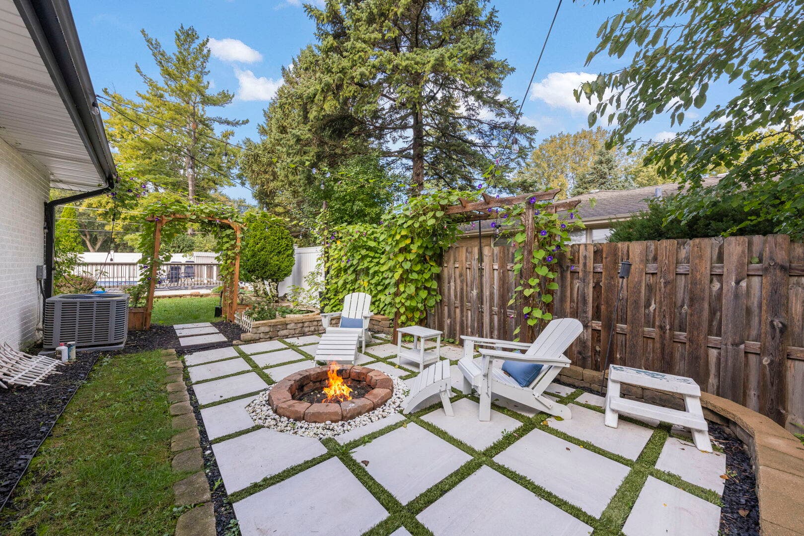 390 S Kenilworth Avenue, Glen Ellyn, IL 60137 390 S Kenilworth Avenue, Glen Ellyn, IL 60137