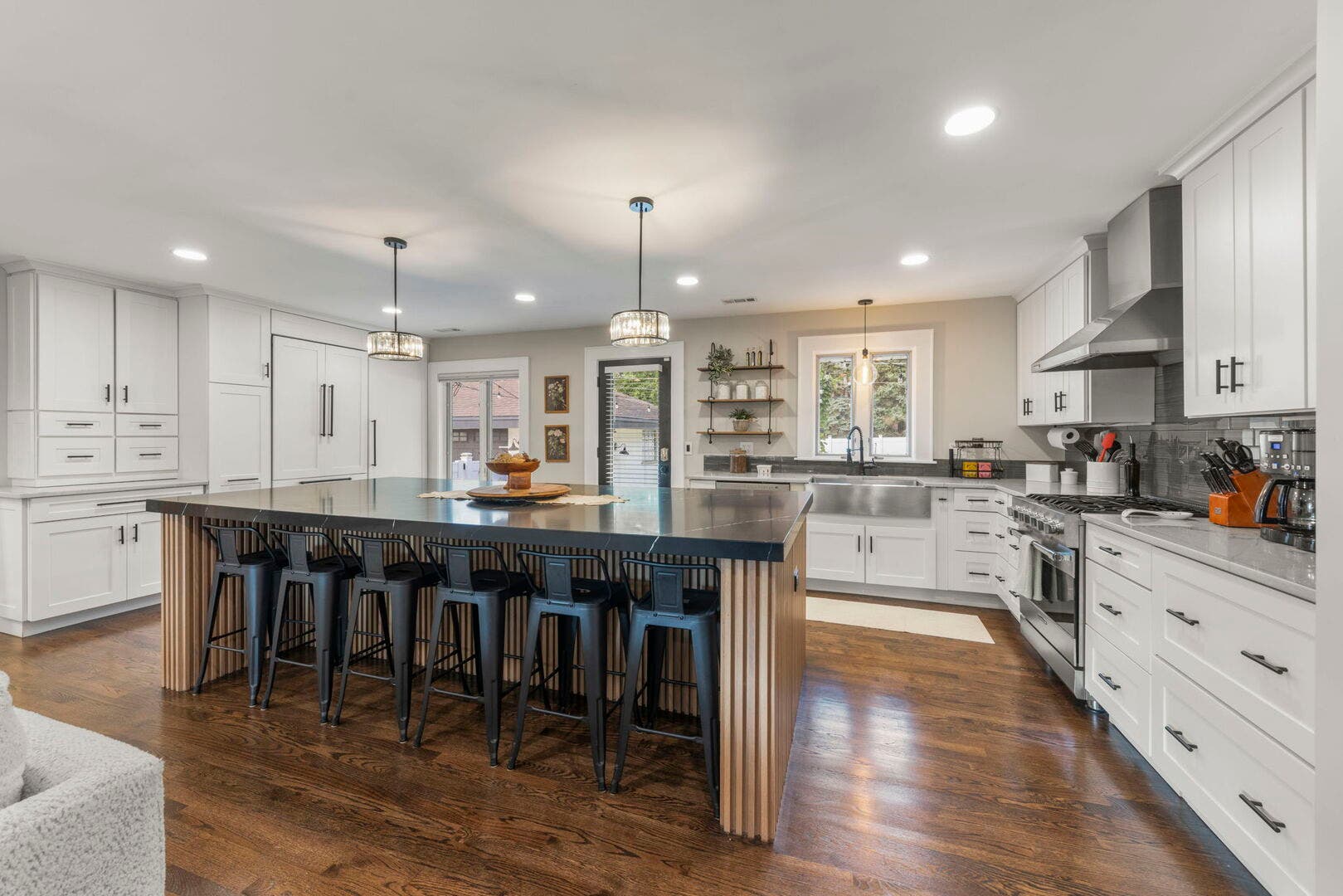 390 S Kenilworth Avenue, Glen Ellyn, IL 60137 390 S Kenilworth Avenue, Glen Ellyn, IL 60137