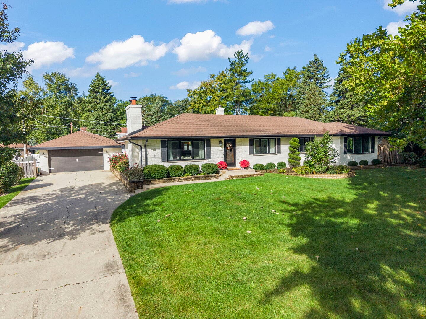 390 S Kenilworth Avenue, Glen Ellyn, IL 60137 390 S Kenilworth Avenue, Glen Ellyn, IL 60137