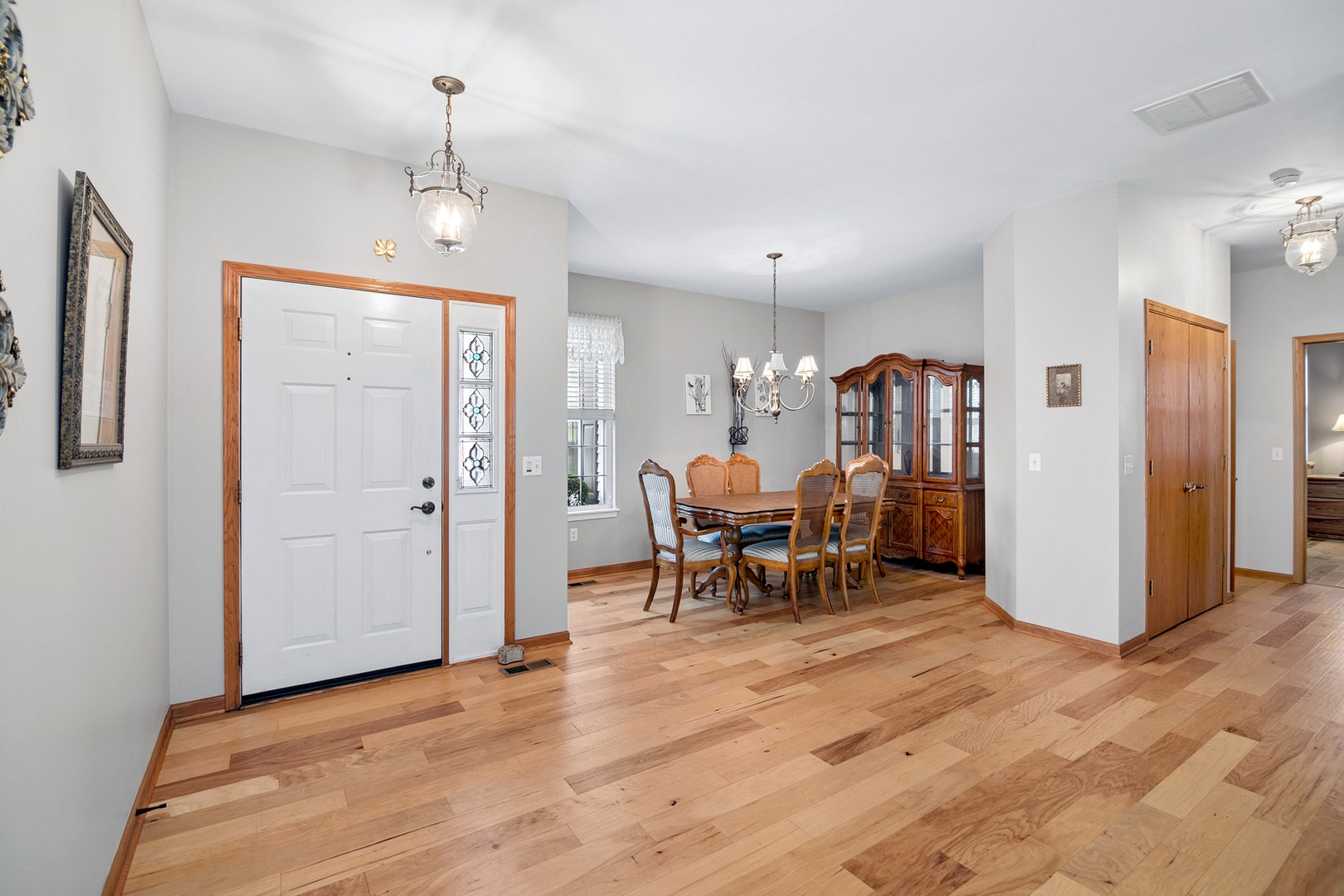 1561 W Cadillac Circle, Romeoville, IL 60446 1561 W Cadillac Circle, Romeoville, IL 60446