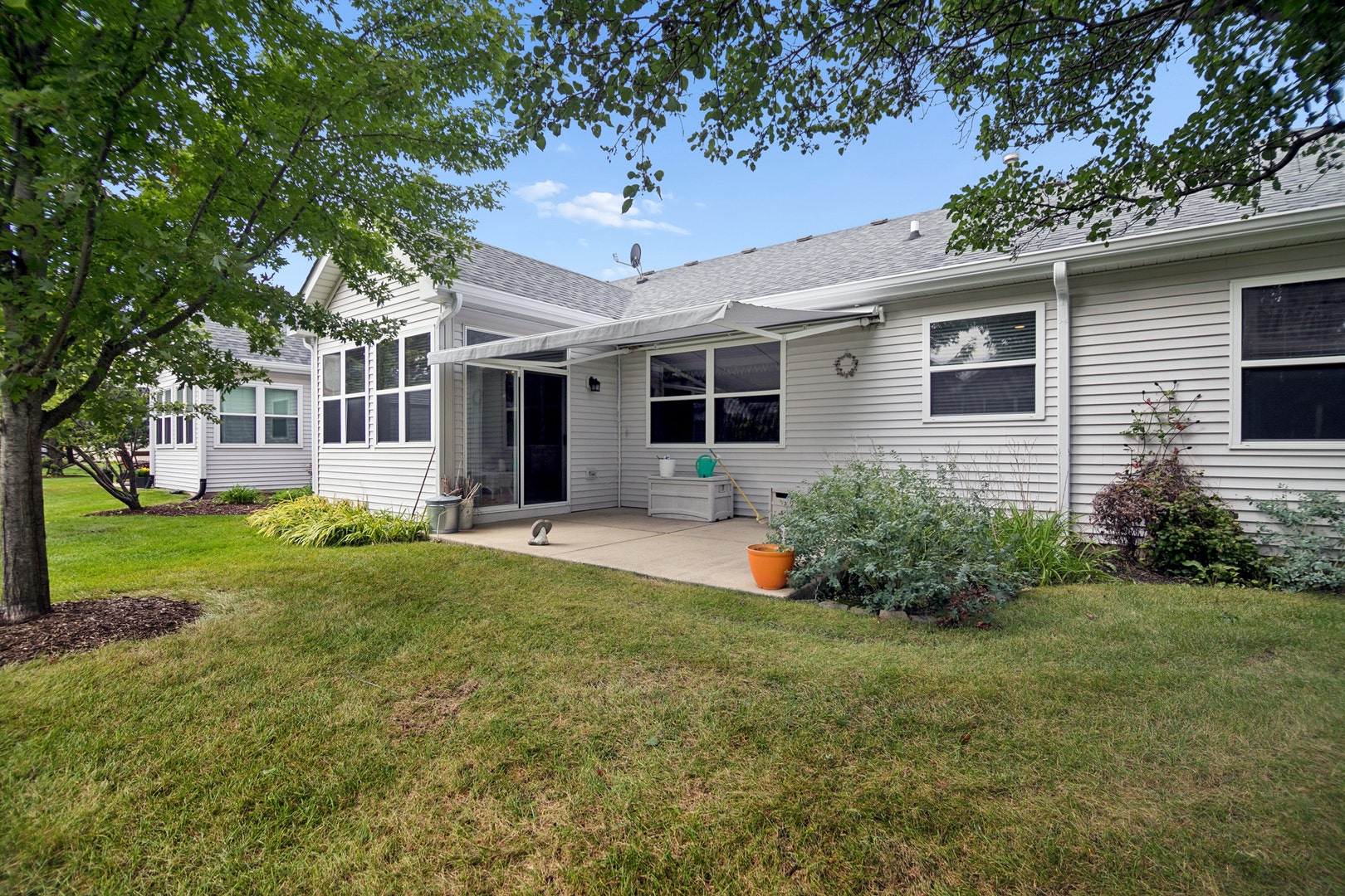 1561 W Cadillac Circle, Romeoville, IL 60446 1561 W Cadillac Circle, Romeoville, IL 60446