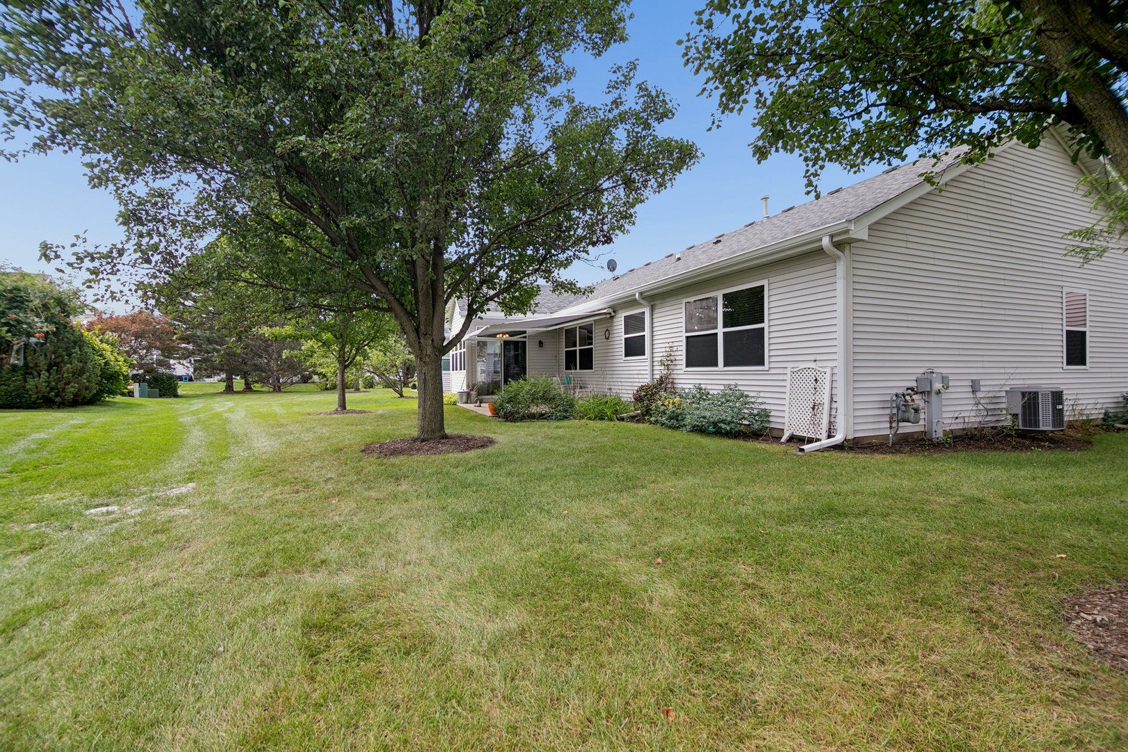 1561 W Cadillac Circle, Romeoville, IL 60446 1561 W Cadillac Circle, Romeoville, IL 60446