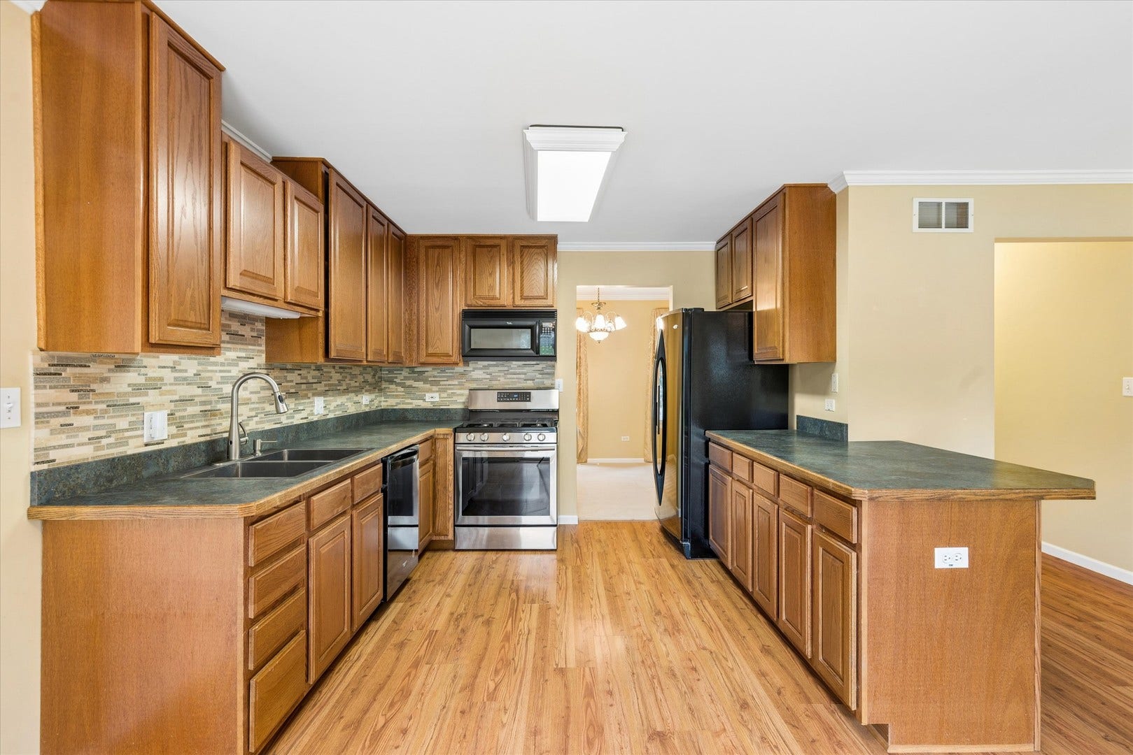 2904 Hintze Court, Joliet, IL 60435 2904 Hintze Court, Joliet, IL 60435
