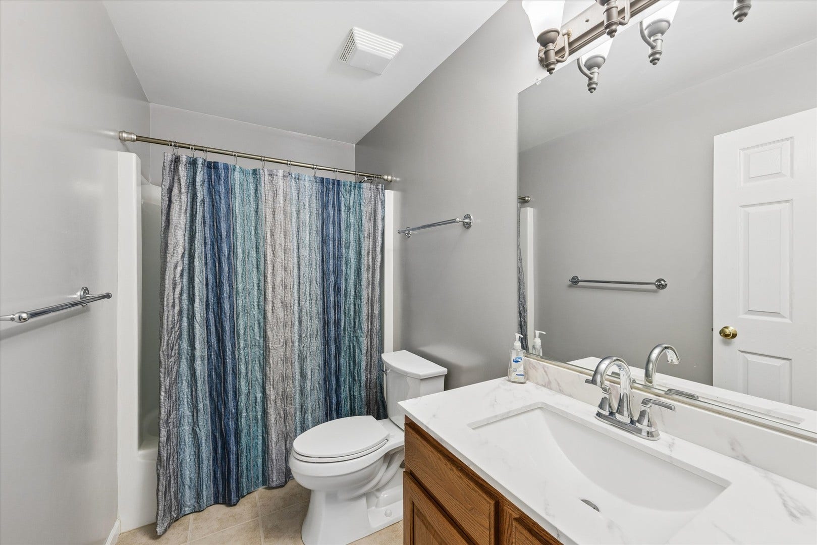 2904 Hintze Court, Joliet, IL 60435 2904 Hintze Court, Joliet, IL 60435