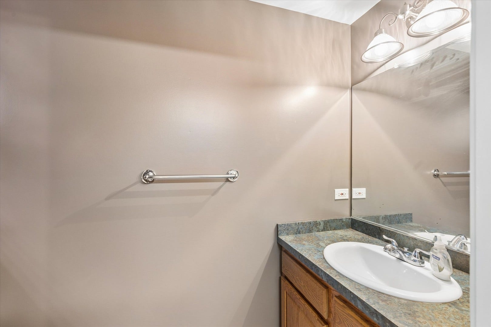 2904 Hintze Court, Joliet, IL 60435 2904 Hintze Court, Joliet, IL 60435