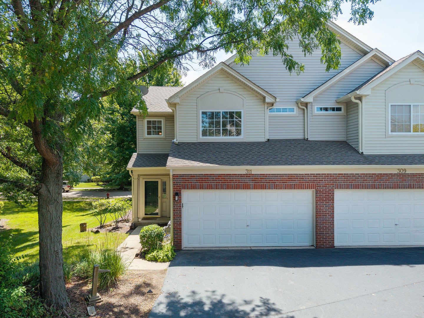 311 Abington Woods Drive, #311, Aurora, IL 60502 311 Abington Woods Drive, #311, Aurora, IL 60502