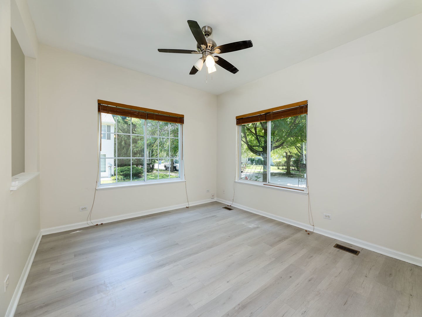 311 Abington Woods Drive, #311, Aurora, IL 60502 311 Abington Woods Drive, #311, Aurora, IL 60502