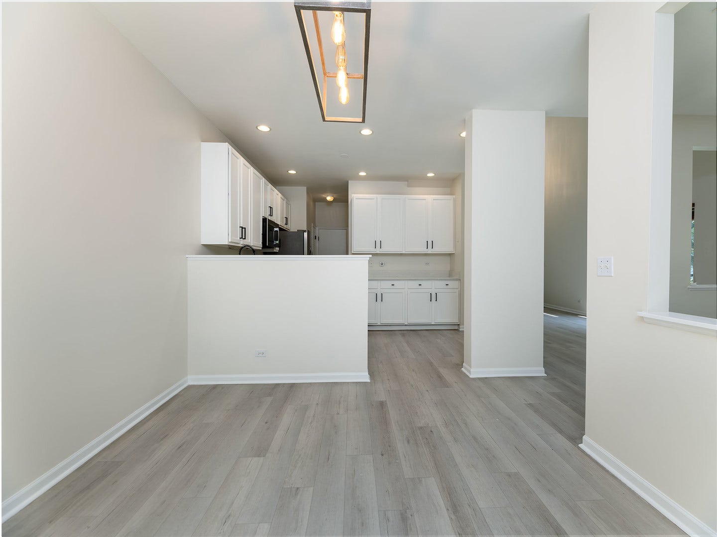 311 Abington Woods Drive, #311, Aurora, IL 60502 311 Abington Woods Drive, #311, Aurora, IL 60502