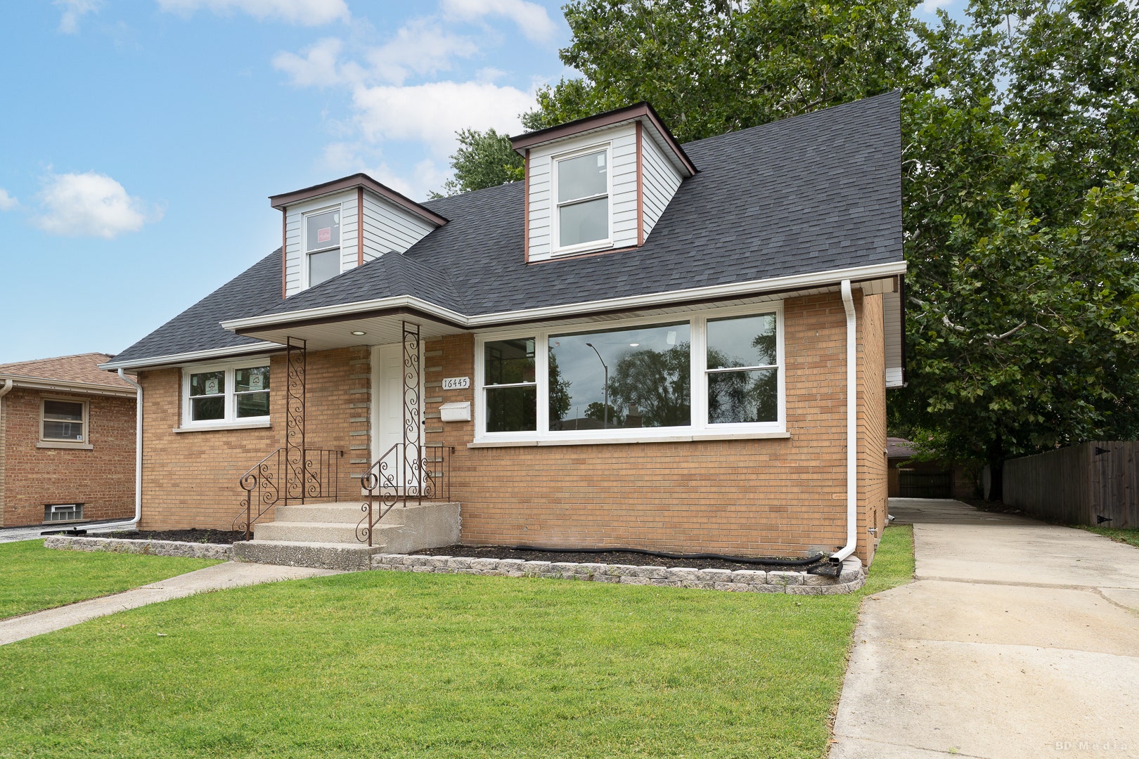 16445 Dobson Avenue, South Holland, IL 60473 16445 Dobson Avenue, South Holland, IL 60473