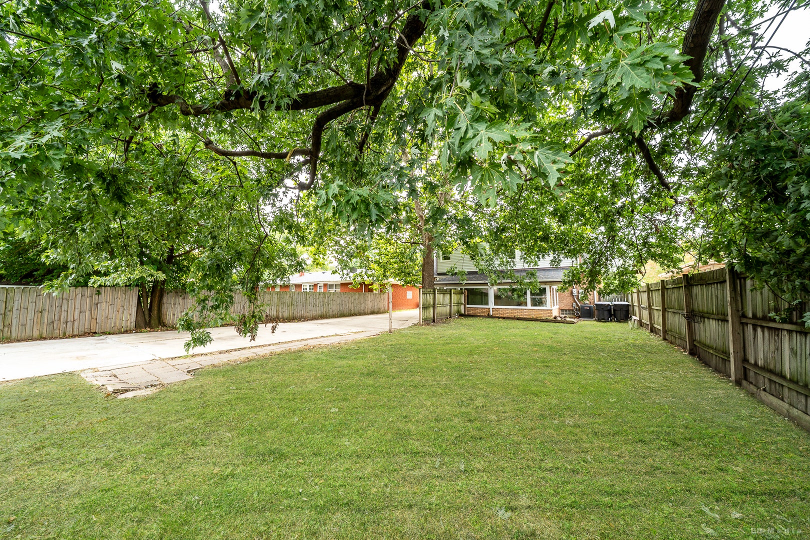 16445 Dobson Avenue, South Holland, IL 60473 16445 Dobson Avenue, South Holland, IL 60473