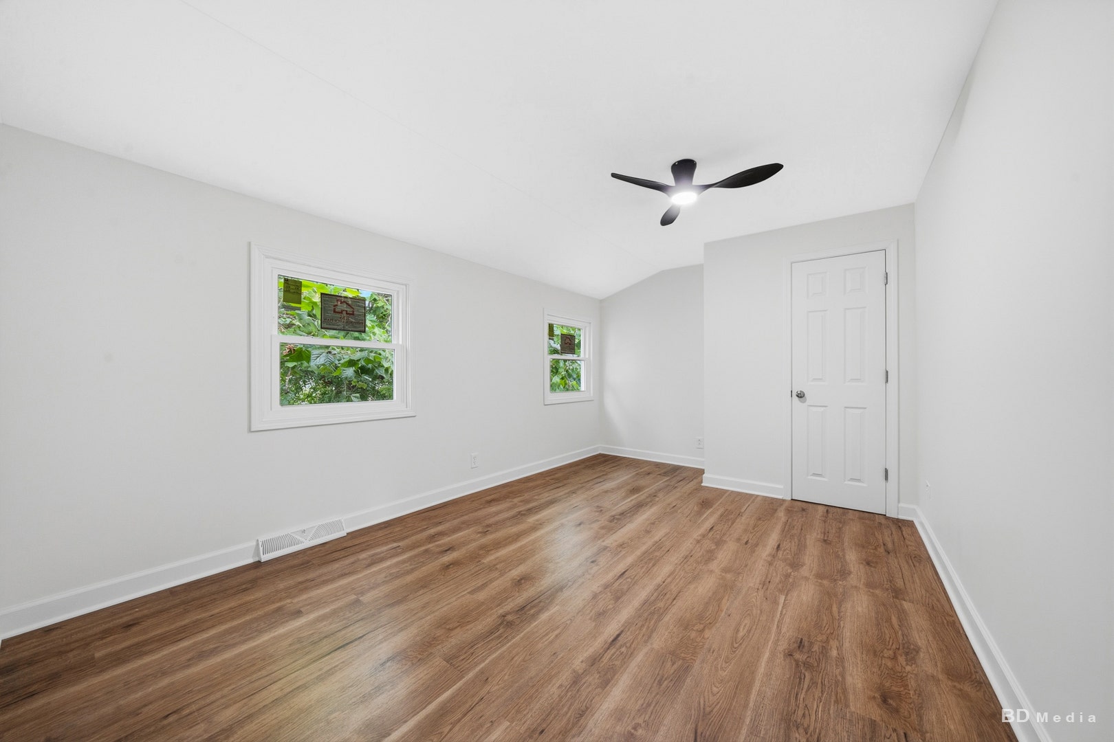 16445 Dobson Avenue, South Holland, IL 60473 16445 Dobson Avenue, South Holland, IL 60473