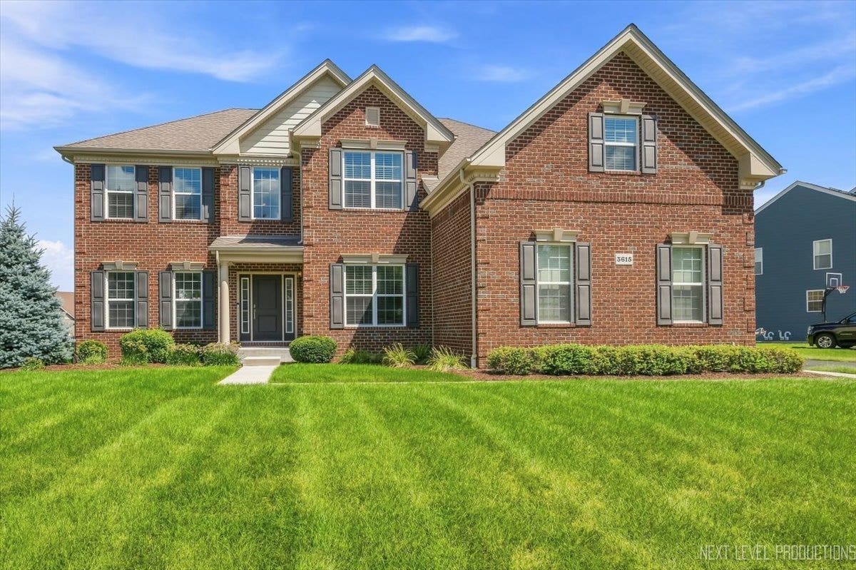 3615 Tournament Drive, Elgin, IL 60124 3615 Tournament Drive, Elgin, IL 60124