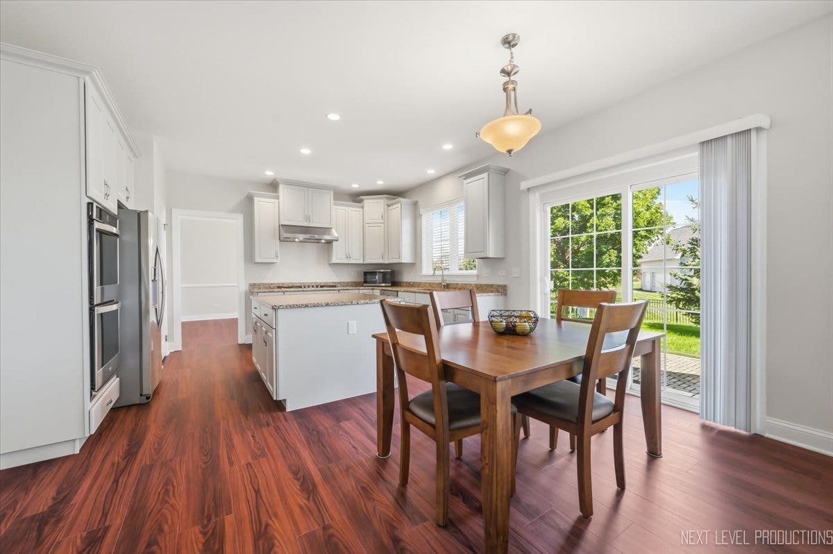 3615 Tournament Drive, Elgin, IL 60124 3615 Tournament Drive, Elgin, IL 60124