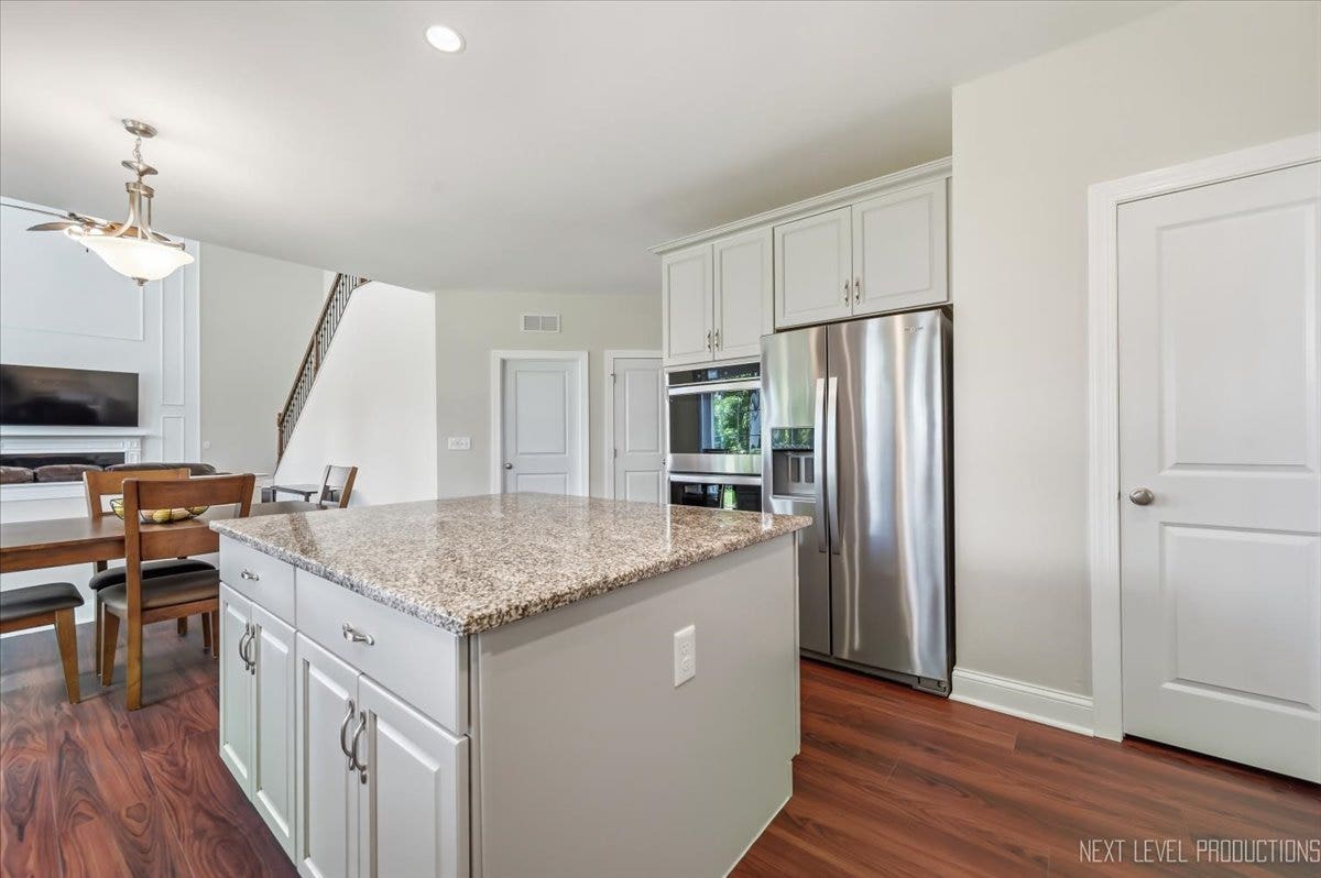 3615 Tournament Drive, Elgin, IL 60124 3615 Tournament Drive, Elgin, IL 60124