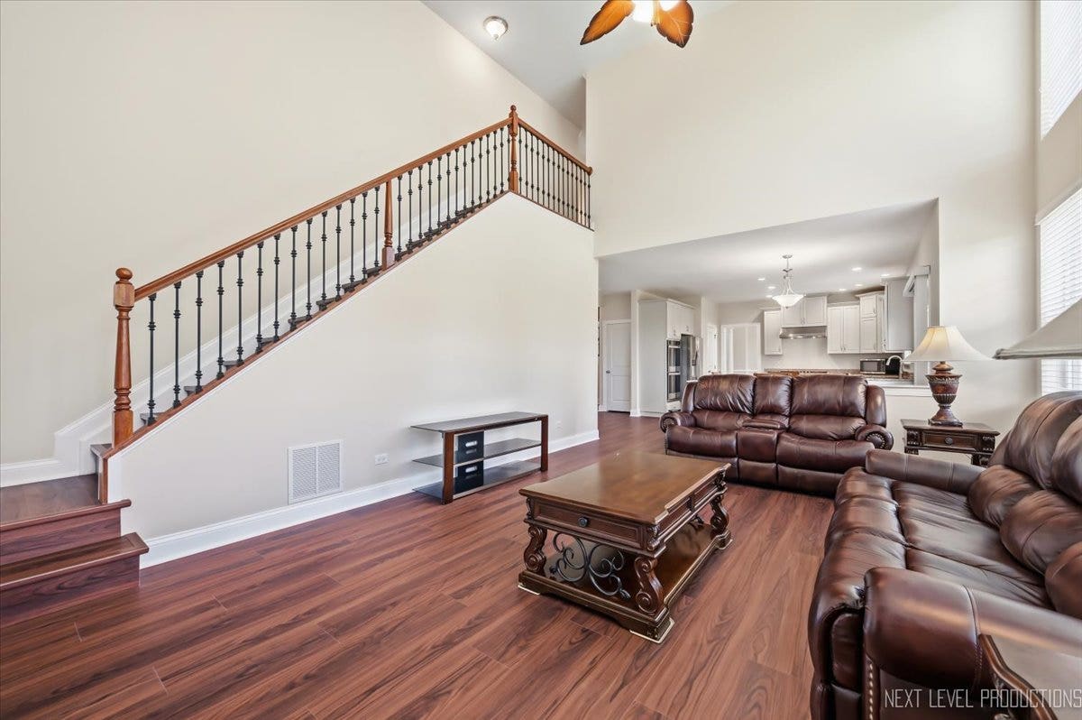 3615 Tournament Drive, Elgin, IL 60124 3615 Tournament Drive, Elgin, IL 60124