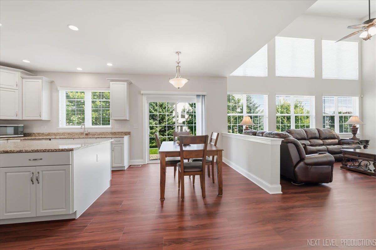 3615 Tournament Drive, Elgin, IL 60124 3615 Tournament Drive, Elgin, IL 60124