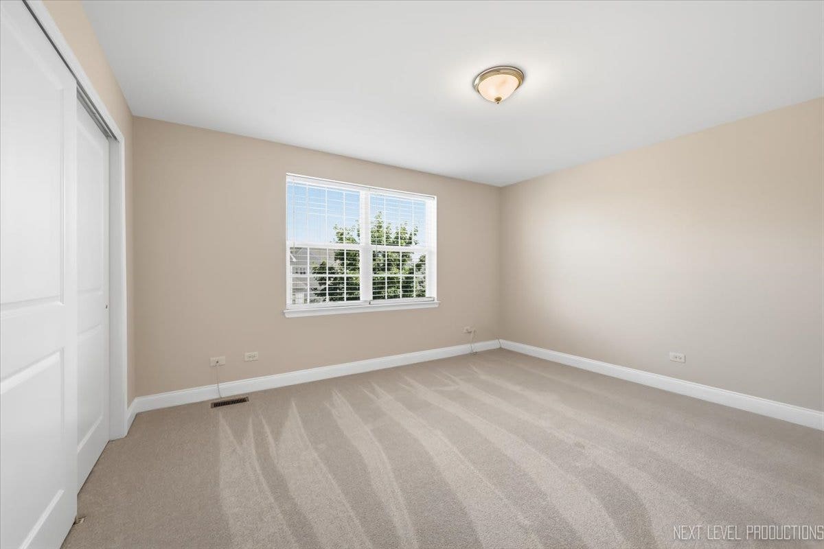3615 Tournament Drive, Elgin, IL 60124 3615 Tournament Drive, Elgin, IL 60124