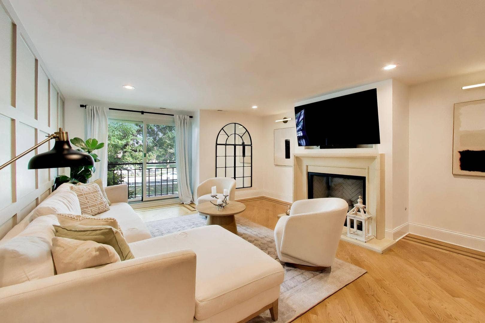 3700 N LAKE SHORE Drive, #104, Chicago, IL 60613