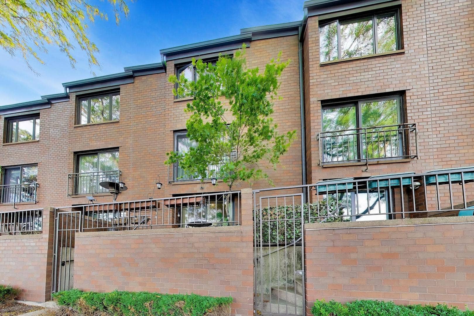 3700 N LAKE SHORE Drive, #104, Chicago, IL 60613