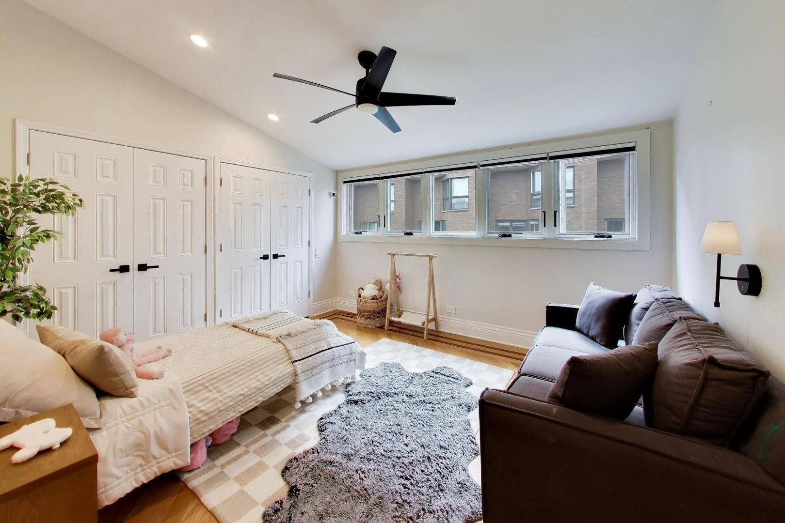 3700 N LAKE SHORE Drive, #104, Chicago, IL 60613