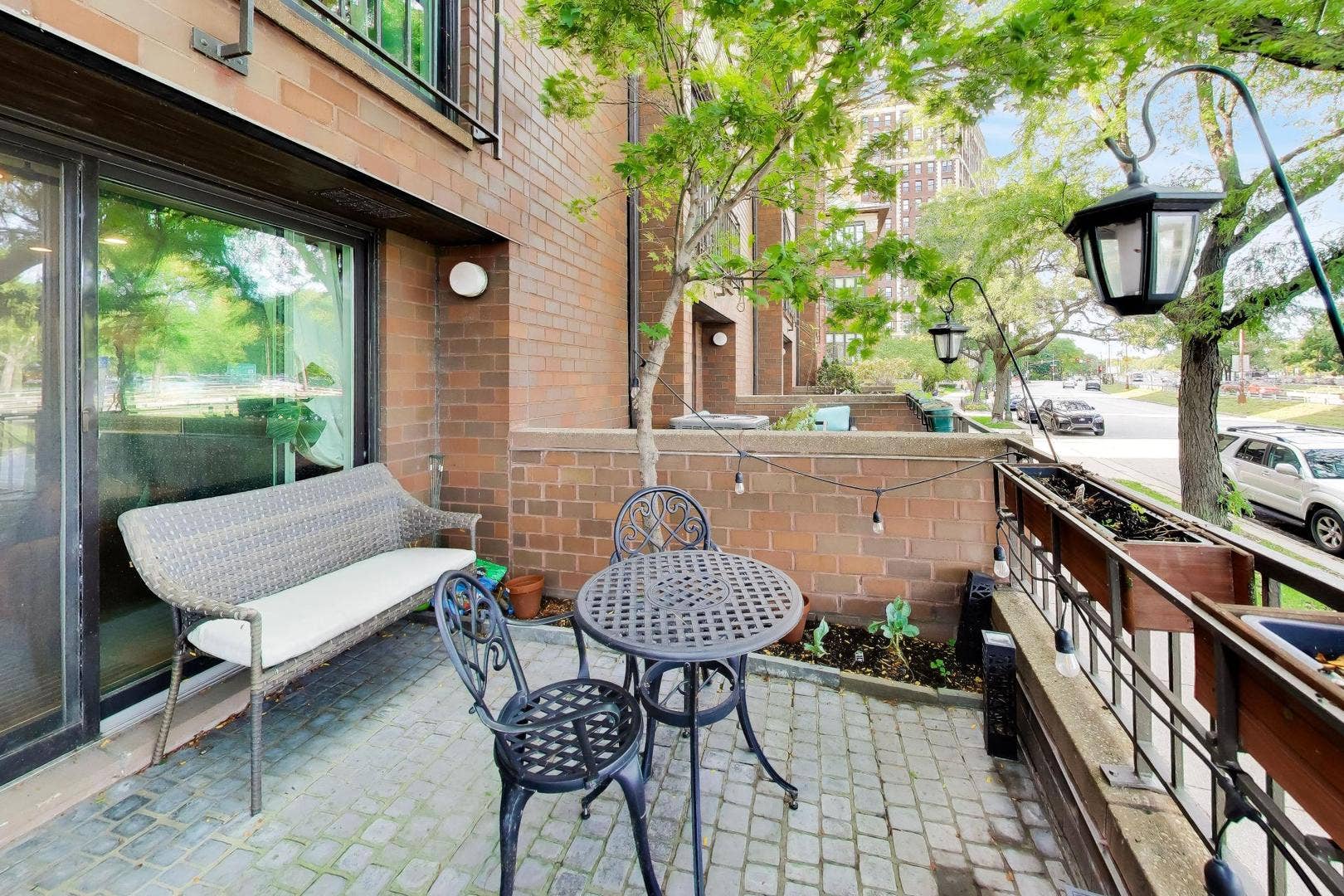 3700 N LAKE SHORE Drive, #104, Chicago, IL 60613