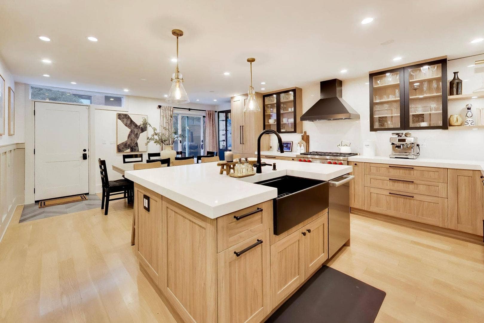 3700 N LAKE SHORE Drive, #104, Chicago, IL 60613