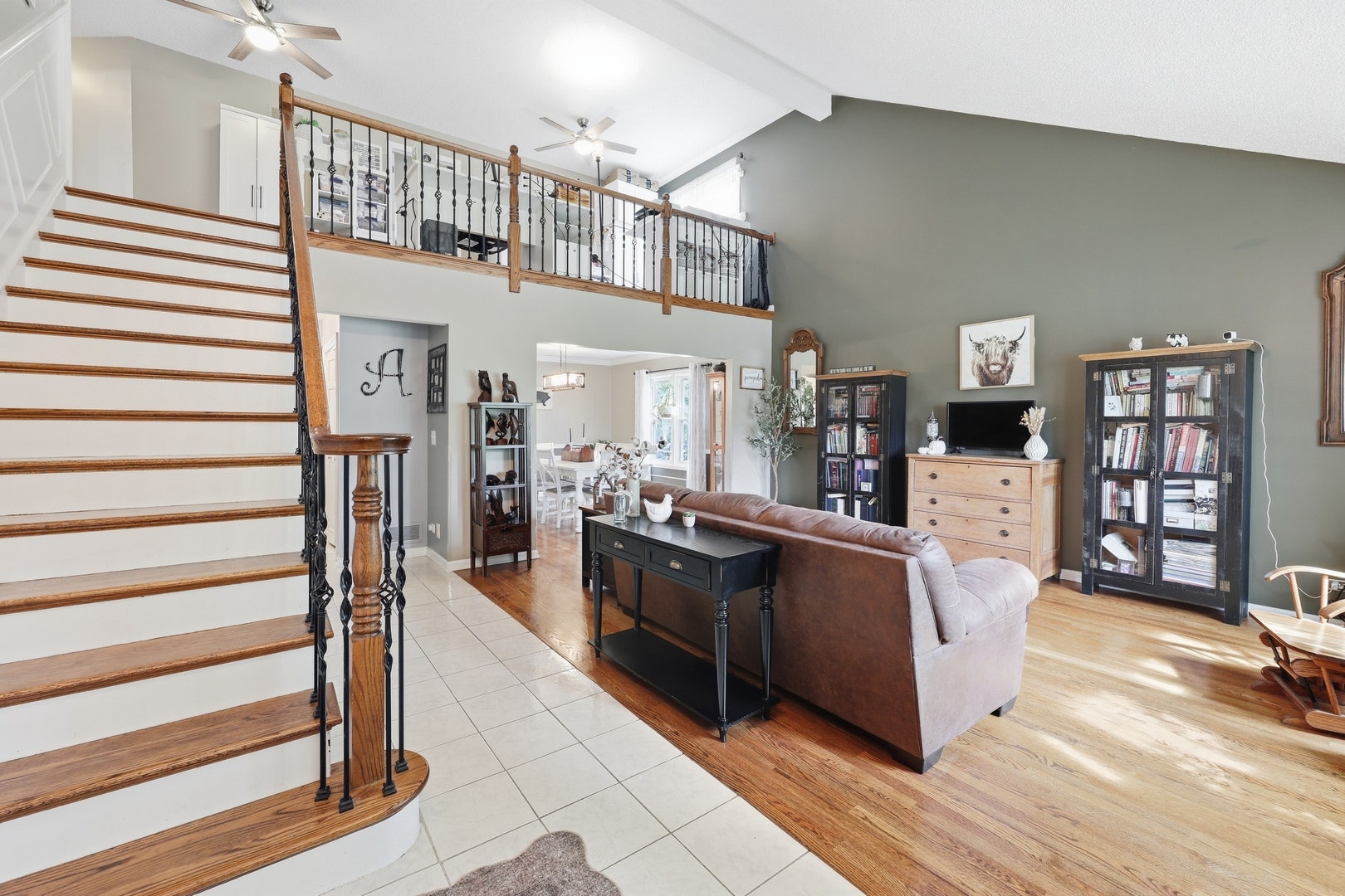 10 Americana Court, Roselle, IL 60172