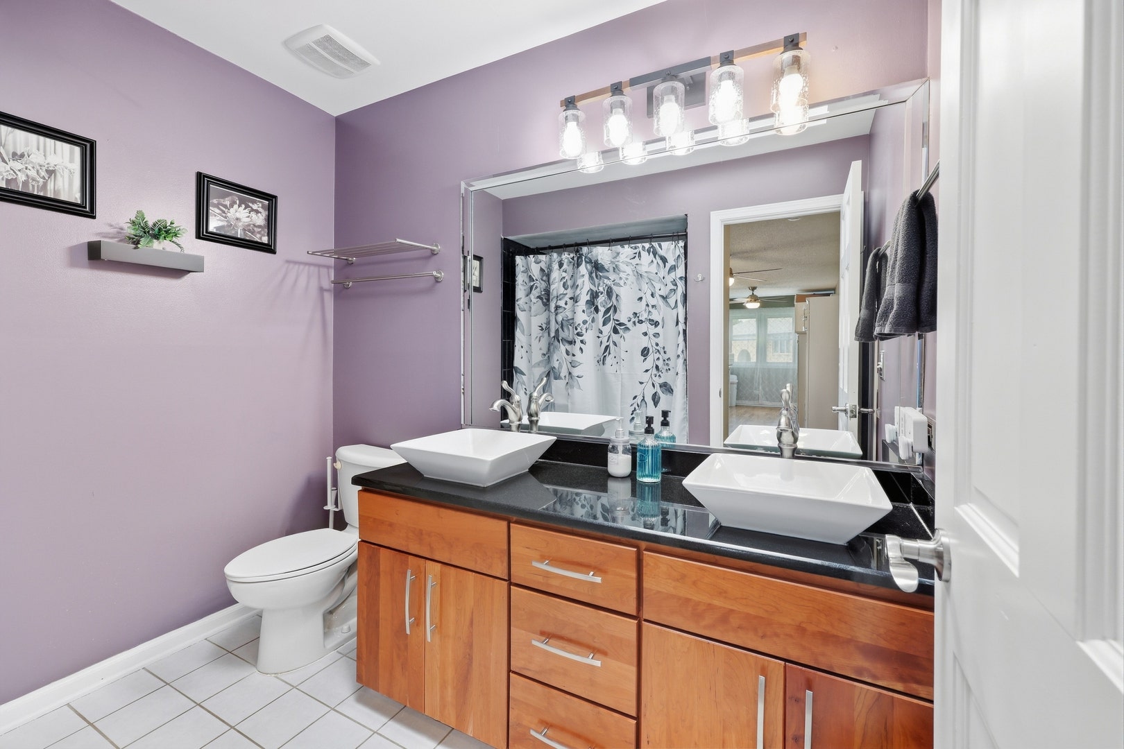 10 Americana Court, Roselle, IL 60172