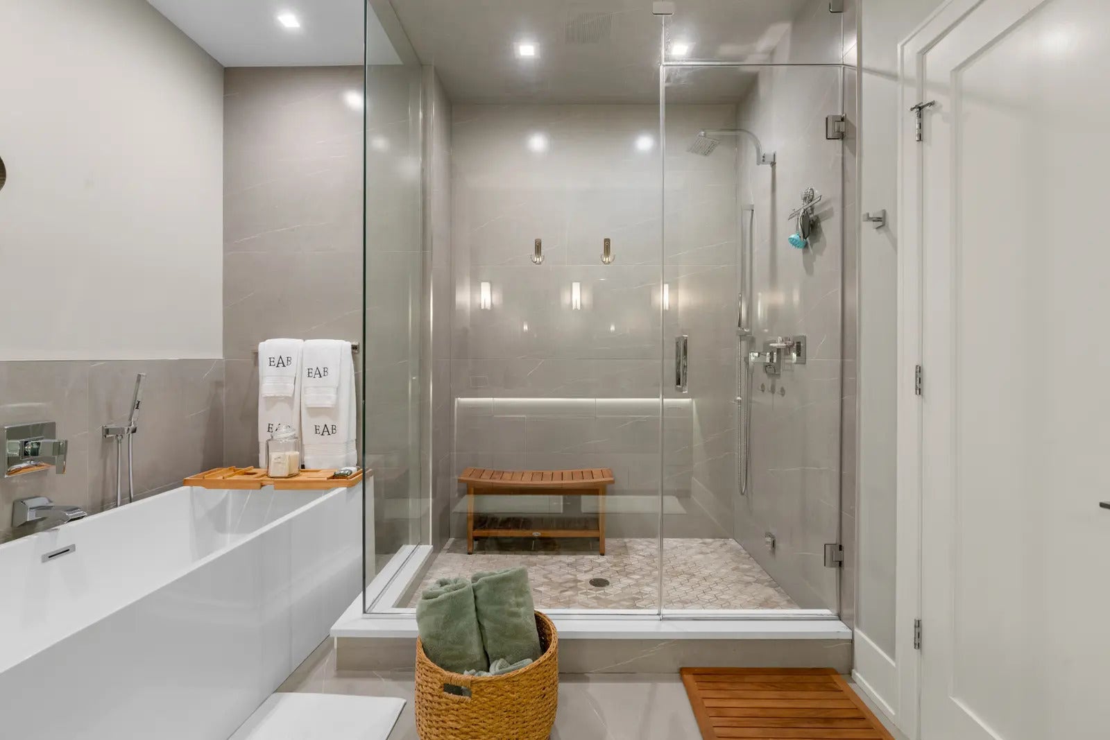 1370 W WALTON Street, #1E, Chicago, IL 60642