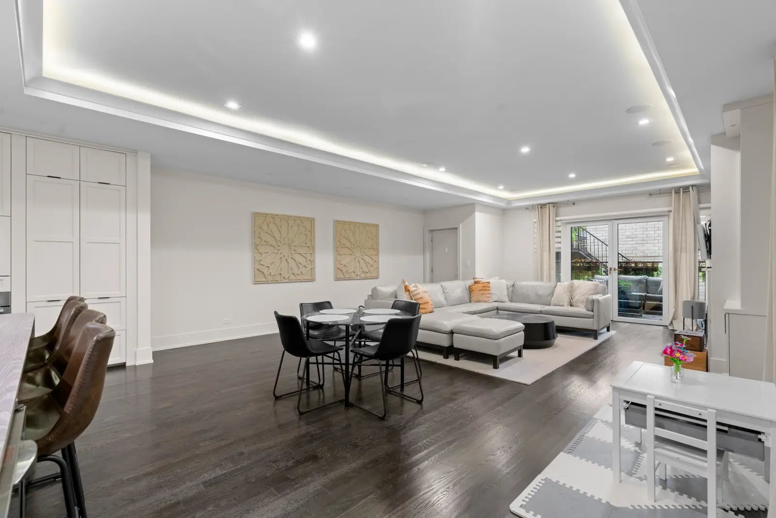1370 W WALTON Street, #1E, Chicago, IL 60642