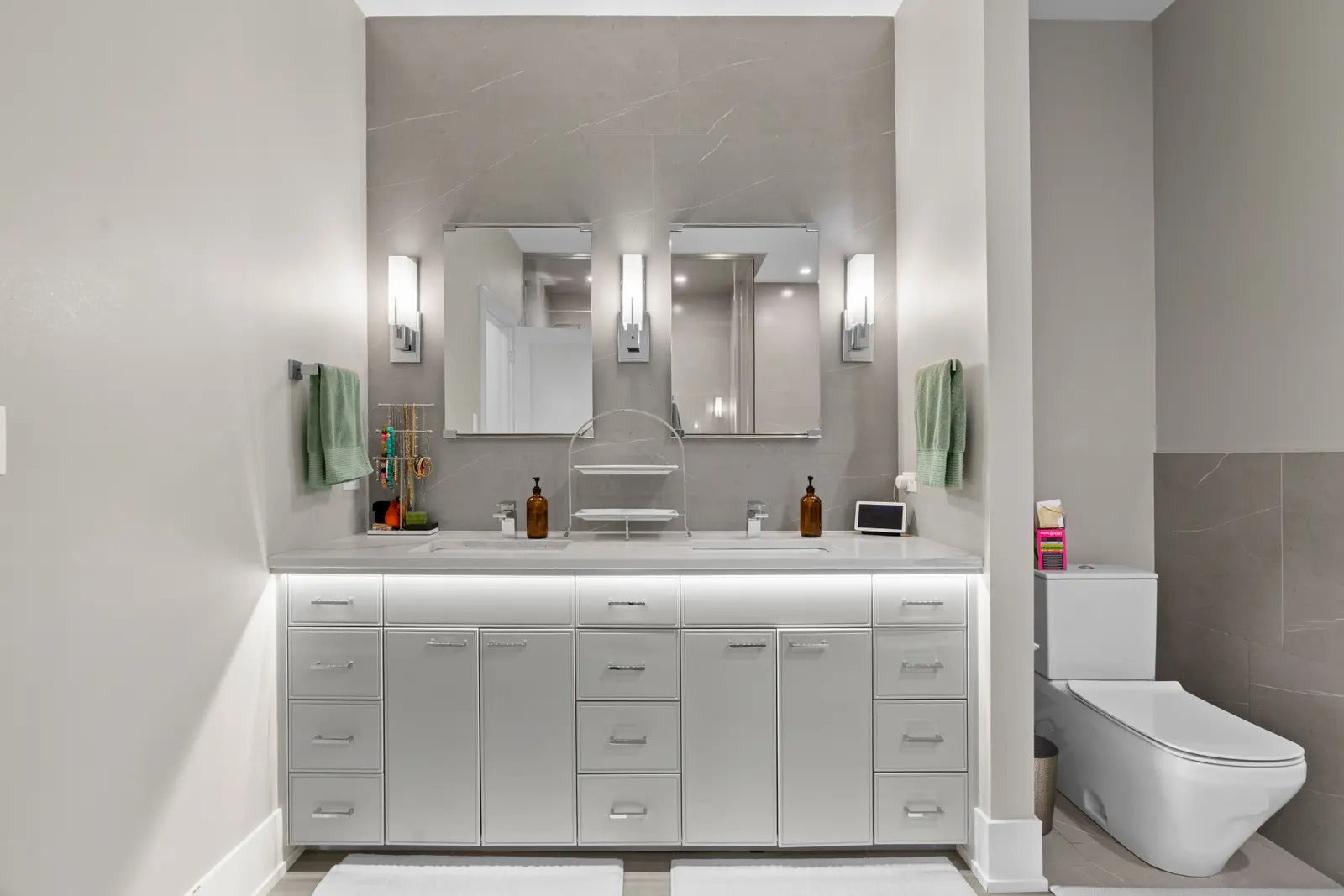 1370 W WALTON Street, #1E, Chicago, IL 60642