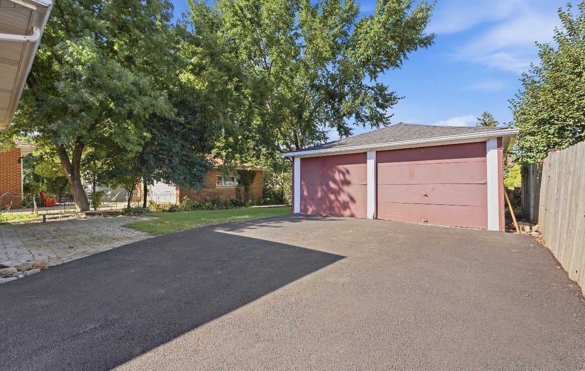 9 Ridge Road, Lemont, IL 60439 9 Ridge Road, Lemont, IL 60439