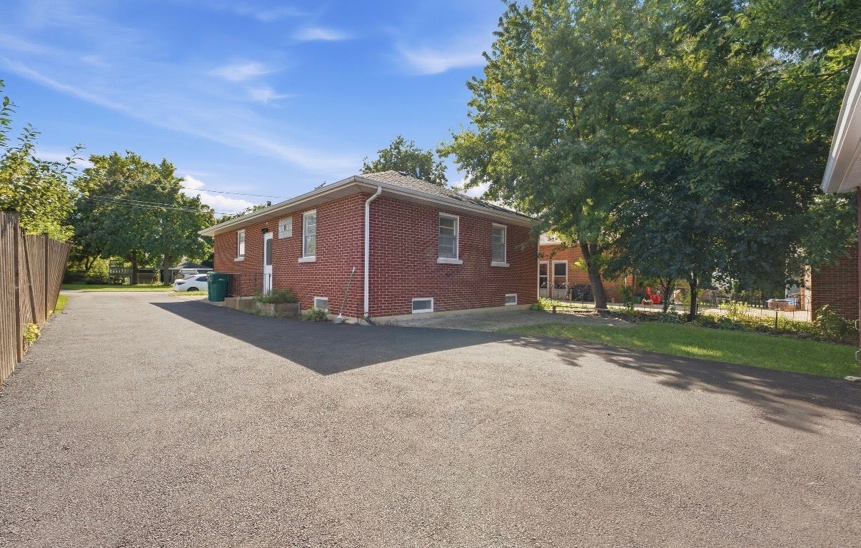 9 Ridge Road, Lemont, IL 60439 9 Ridge Road, Lemont, IL 60439
