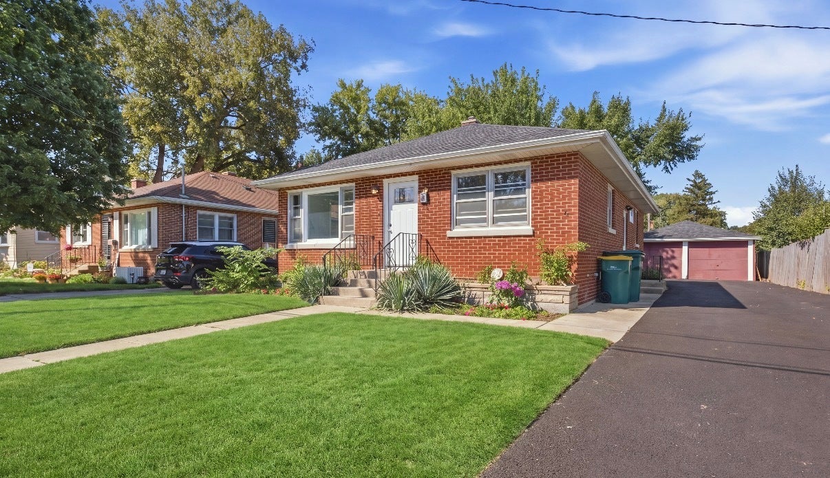 9 Ridge Road, Lemont, IL 60439 9 Ridge Road, Lemont, IL 60439