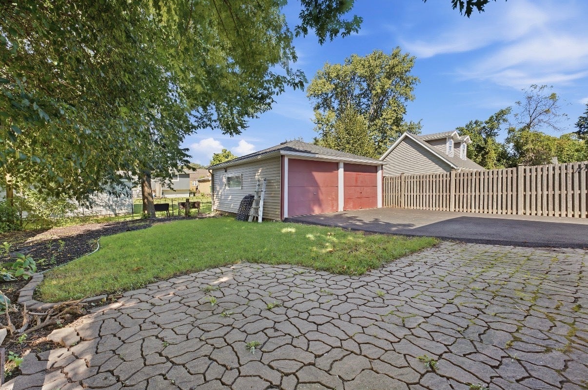 9 Ridge Road, Lemont, IL 60439 9 Ridge Road, Lemont, IL 60439