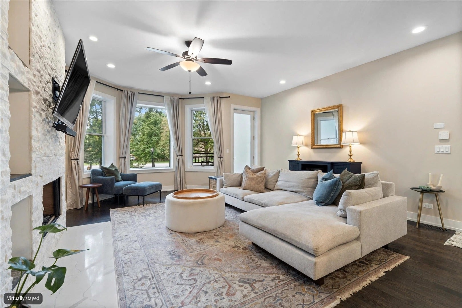 1939 N Humboldt Boulevard, #1S, Chicago, IL 60647 1939 N Humboldt Boulevard, #1S, Chicago, IL 60647