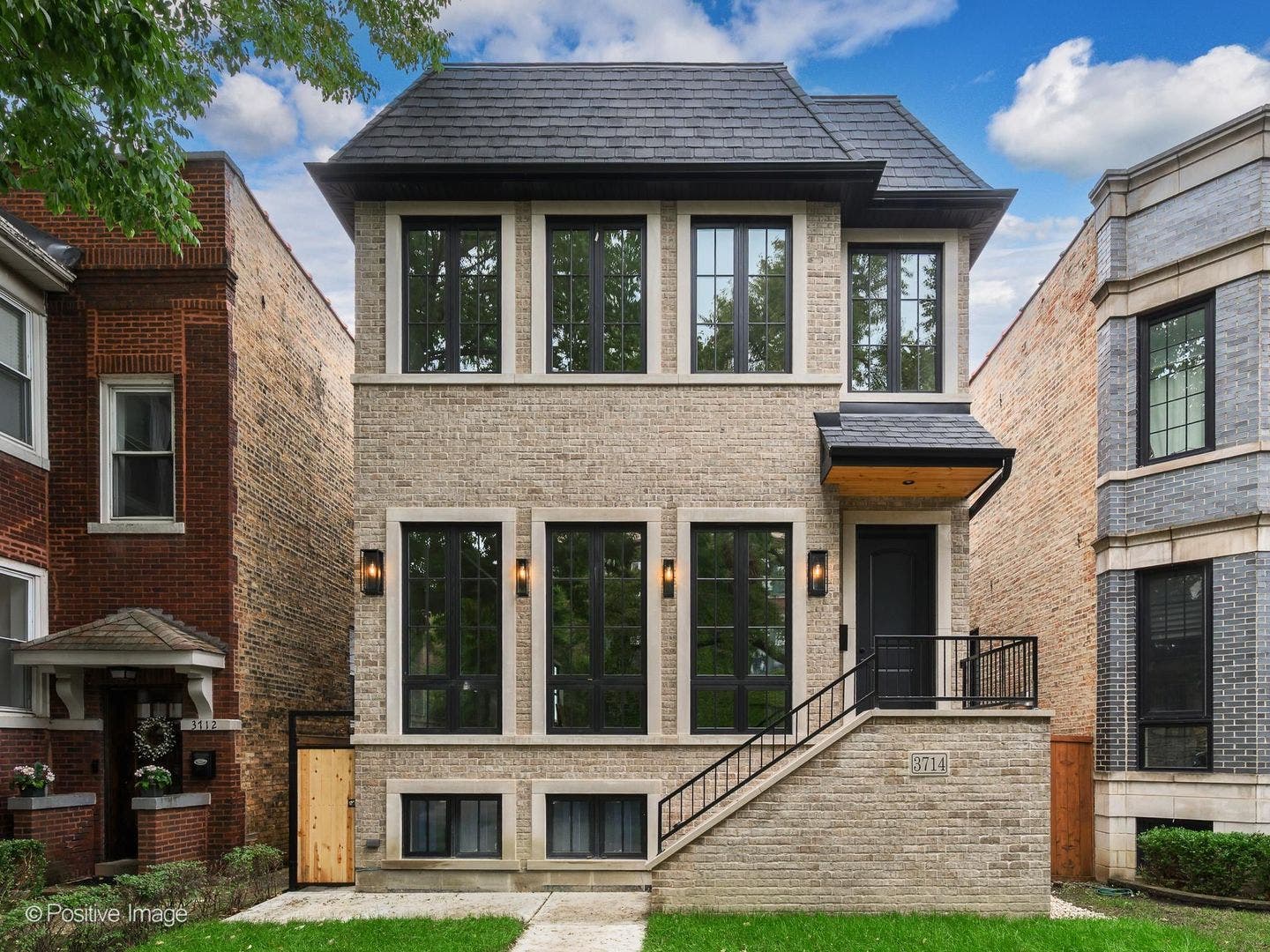 3714 N Claremont Avenue, Chicago, IL 60618