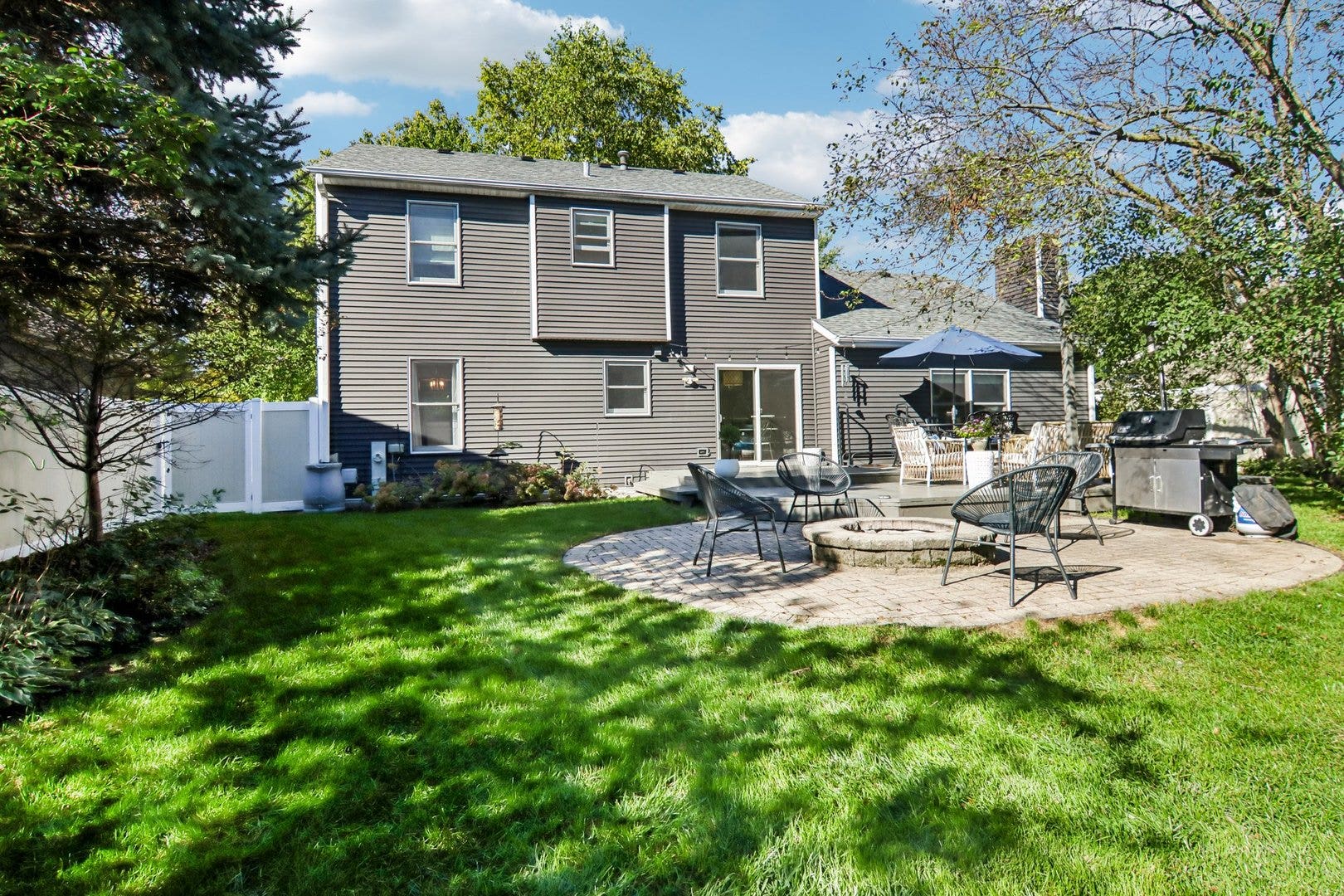 585 Yellowstone Drive, Elgin, IL 60123
