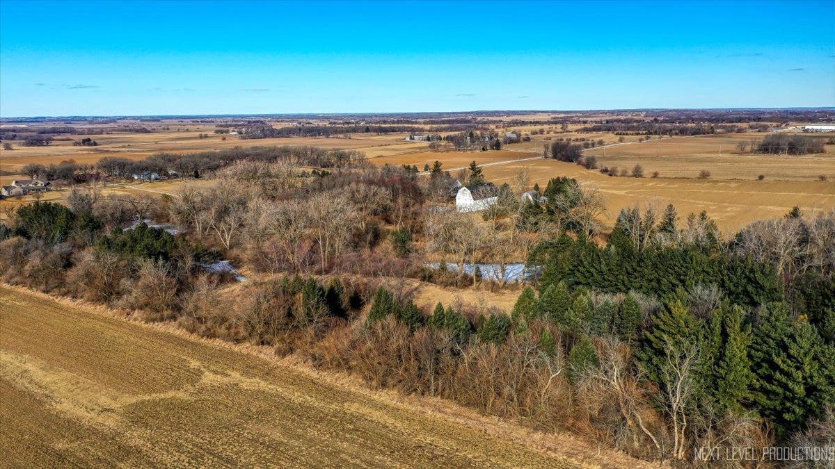 17N753 Widmayer Road, Hampshire, IL 60140