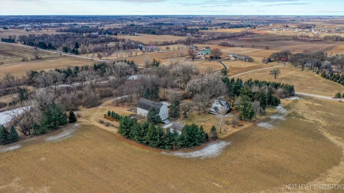 17N753 Widmayer Road, Hampshire, IL 60140