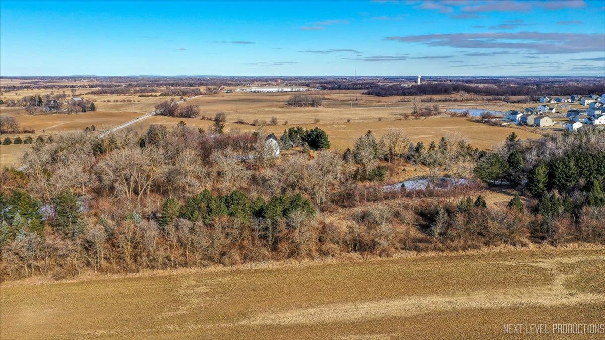17N753 Widmayer Road, Hampshire, IL 60140