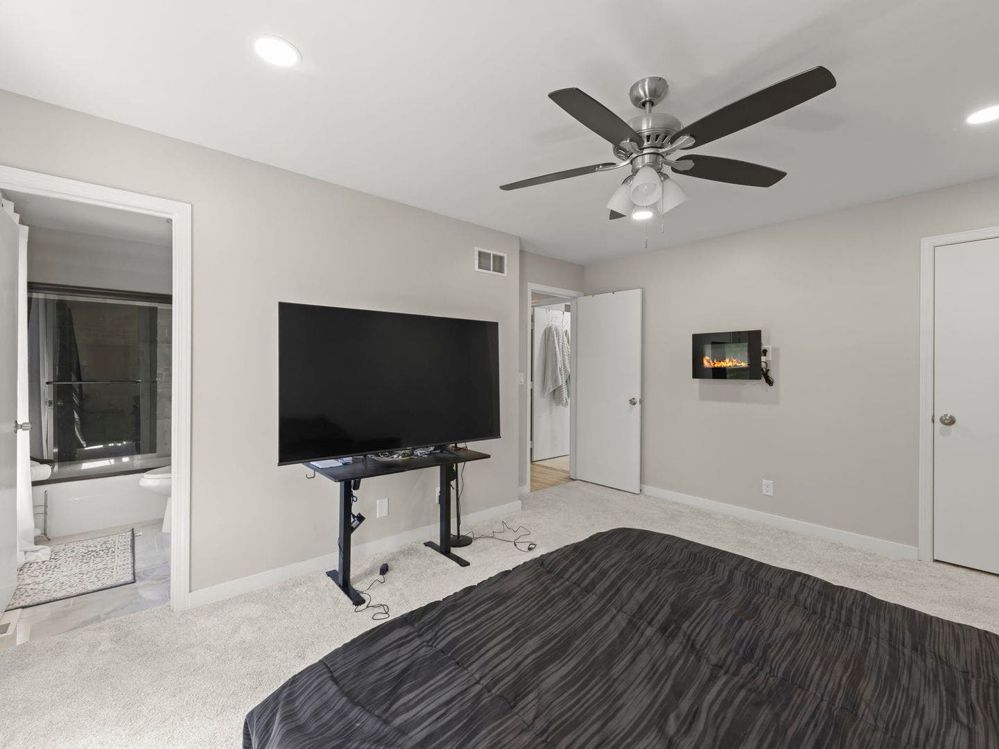 972 Westgate Drive, Aurora, IL 60506 972 Westgate Drive, Aurora, IL 60506