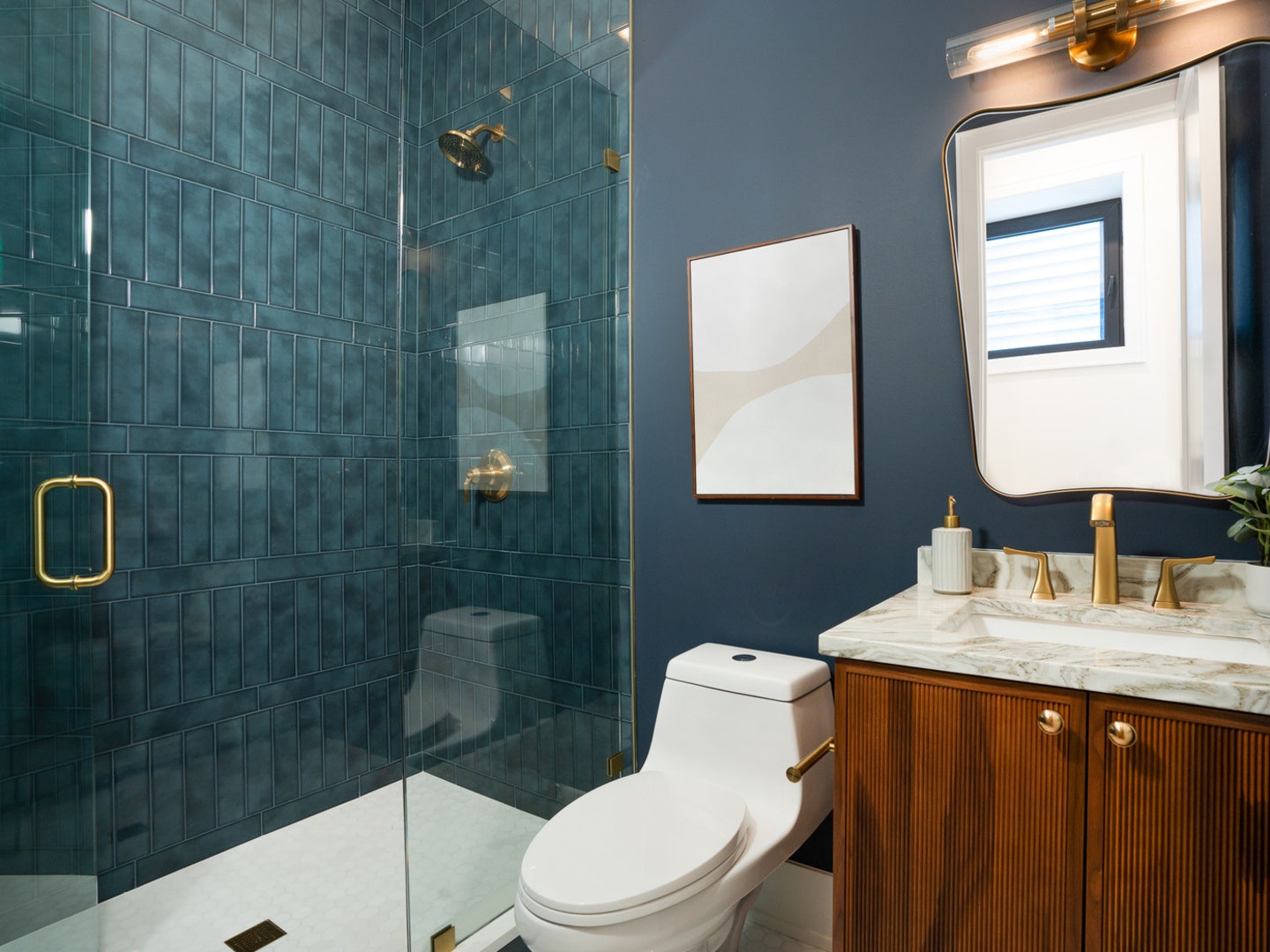 3041 N Leavitt Street, Chicago, IL 60618 3041 N Leavitt Street, Chicago, IL 60618