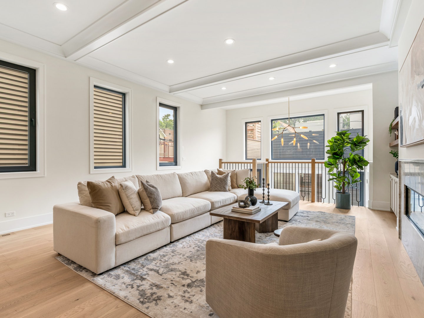 3041 N Leavitt Street, Chicago, IL 60618 3041 N Leavitt Street, Chicago, IL 60618