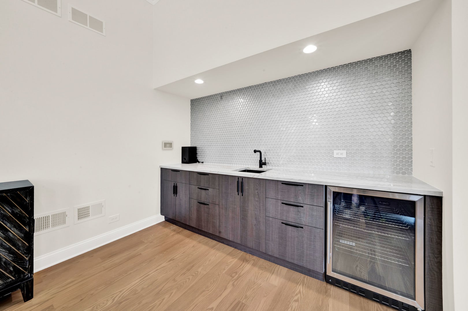 5 S Meadow Court, South Barrington, IL 60010 5 S Meadow Court, South Barrington, IL 60010