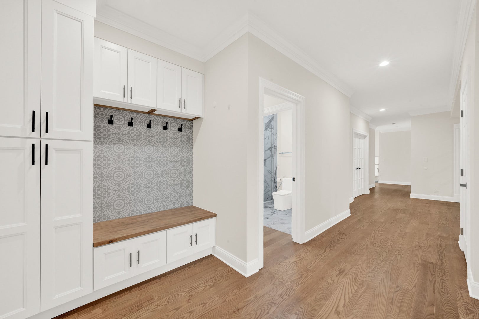5 S Meadow Court, South Barrington, IL 60010 5 S Meadow Court, South Barrington, IL 60010